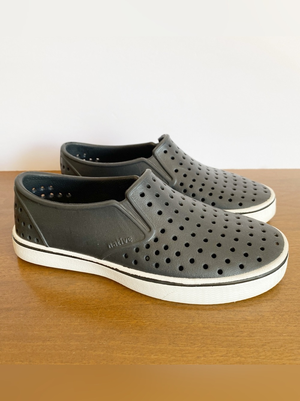 Native Jefferson Shoes Kids Size J1 Rubber Washable Sneakers Slip On Solid Black